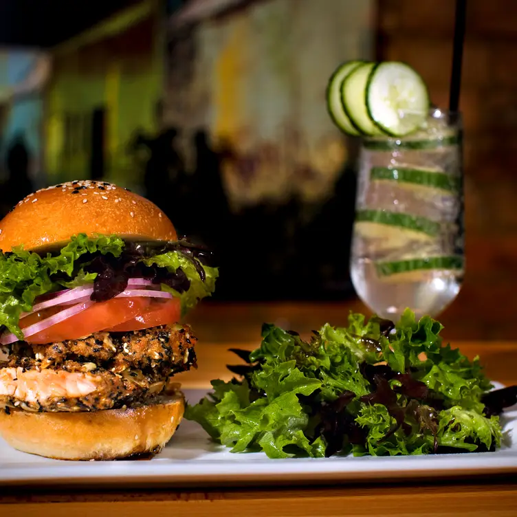 Burger Bar Crescent, Montréal, QC