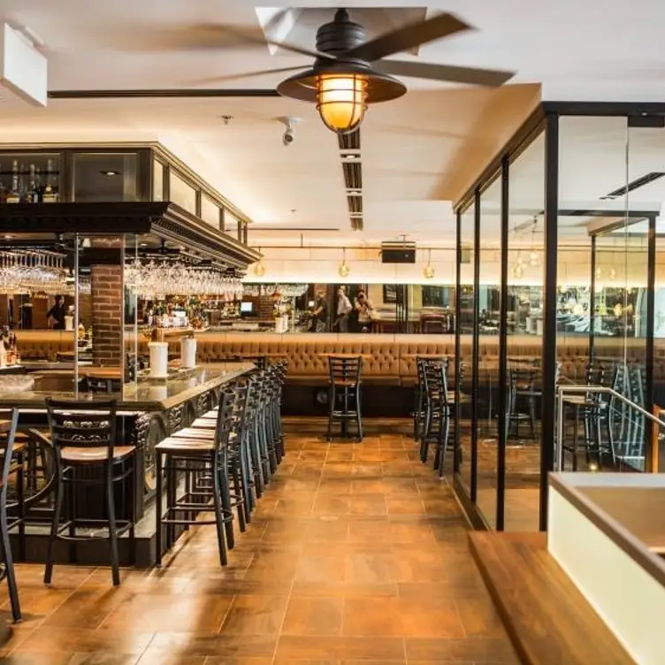 Thursday's Montreal - Permanently Closed, Montréal, QC