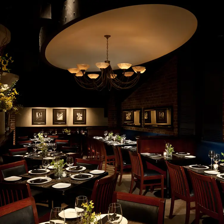 J. Gilbert’s – Wood Fired Steaks & Seafood - McLean, McLean, VA