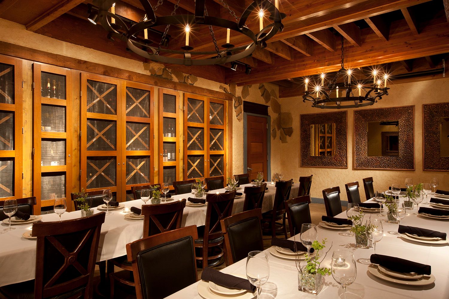 J. Gilbert’s – Wood Fired Steaks & Seafood - Worthington interior