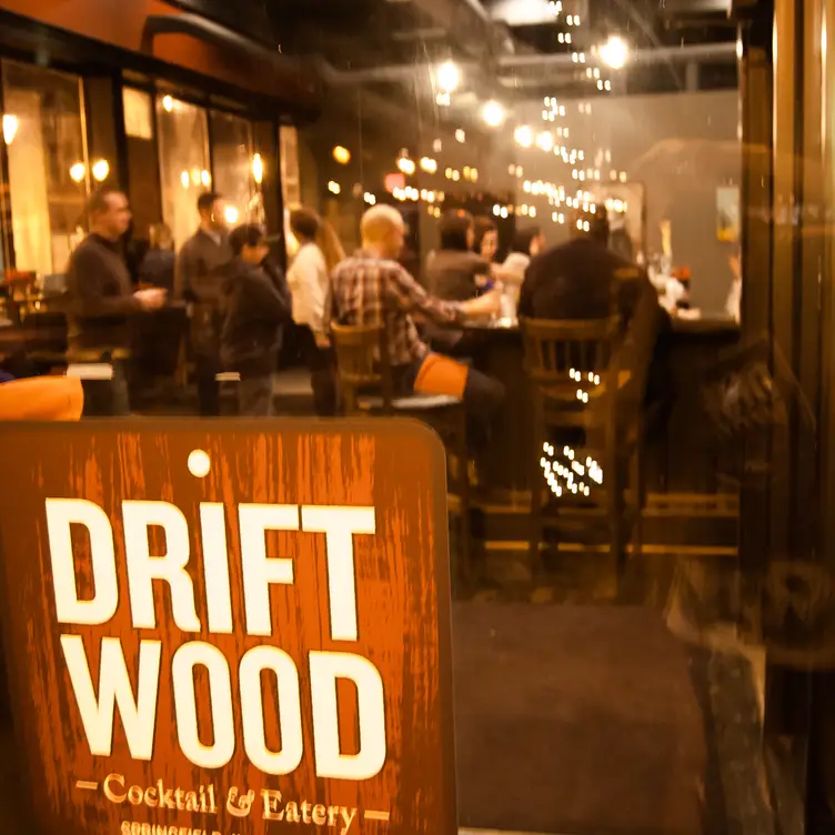 Driftwood Cocktail & Eatery, Springfield, IL