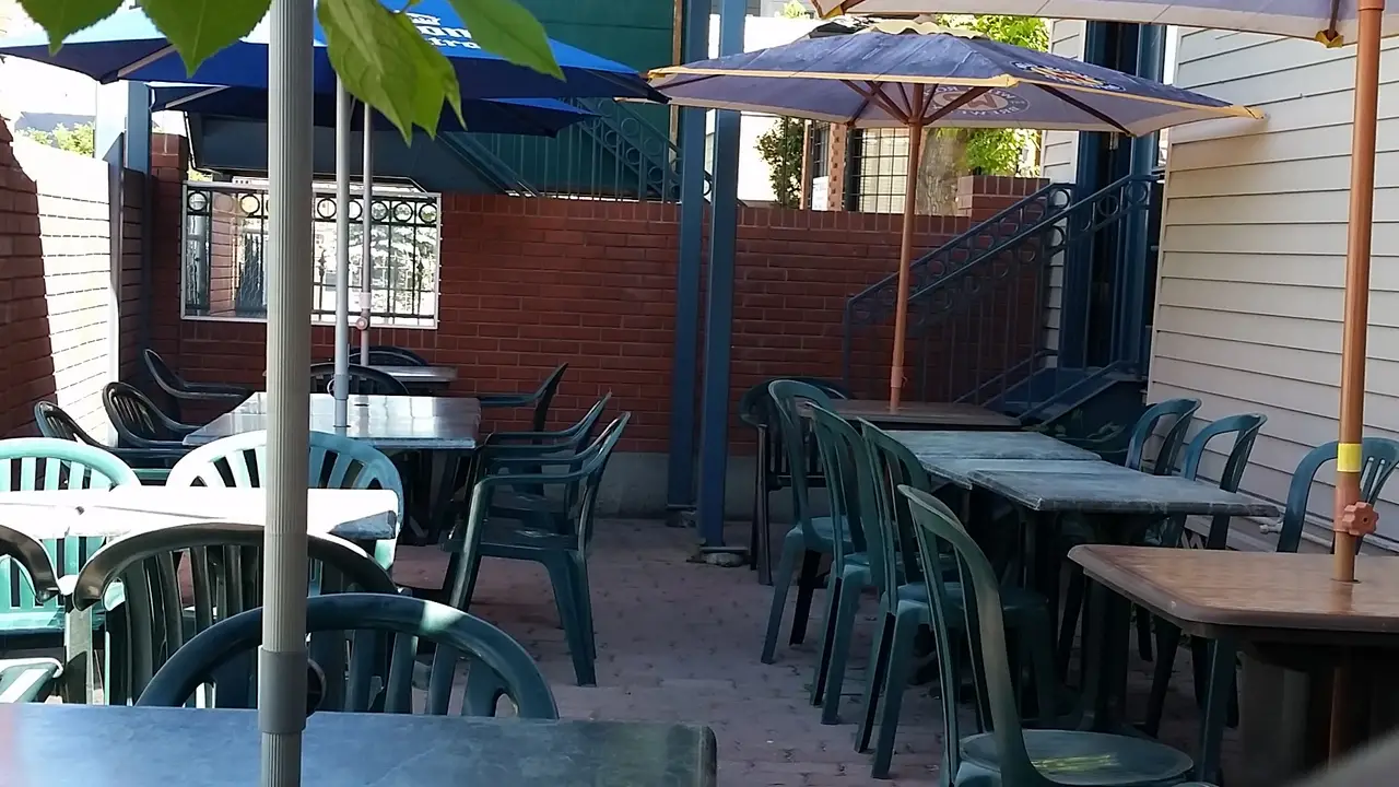 Ed's Restaurant - Permanently Closed, Calgary, AB