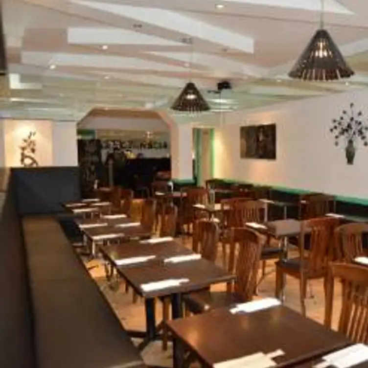 Caphe Guests, London, 
