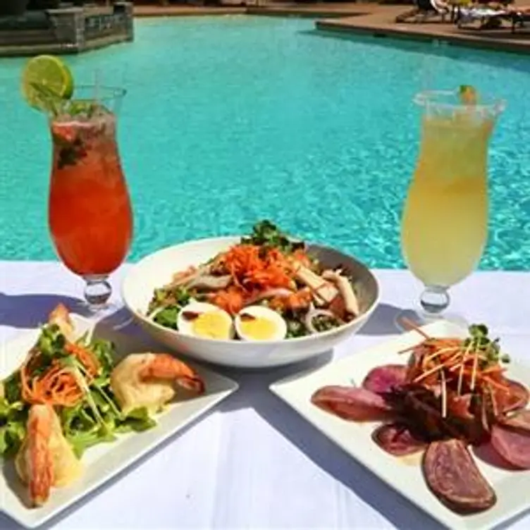 Voyager - Lanai Dining, Kapaa, HI