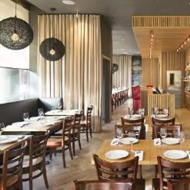 AVEC Bistro - Permanently Closed, Calgary, AB