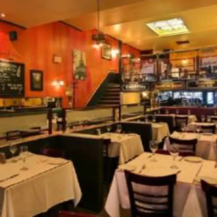 Bistro On The Avenue - Permanently Closed, Montreal, QC