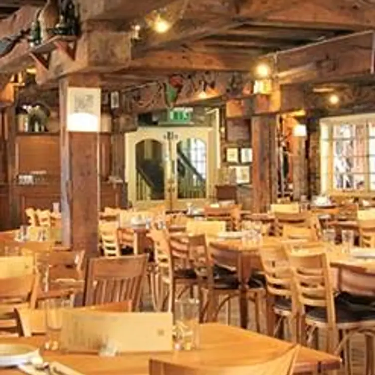 Dickens Inn Pizza, London, 