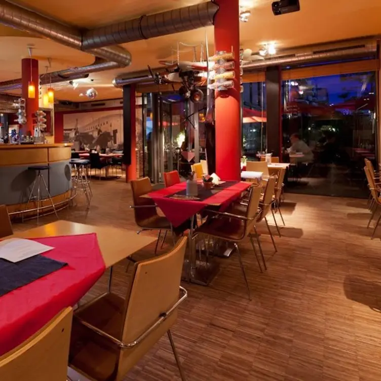 Cafe ICARUS - Permanently Closed, München, BY
