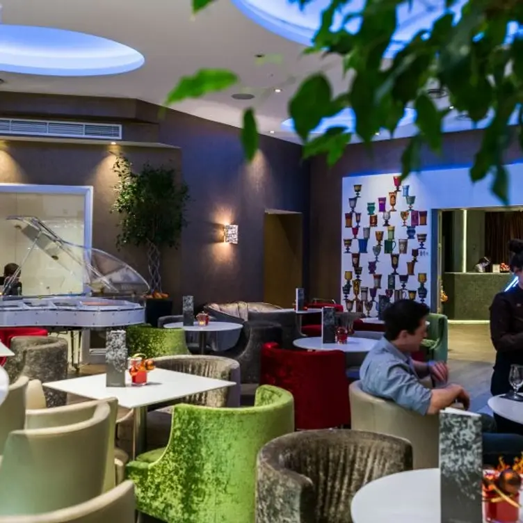 Evoluzione, London, 