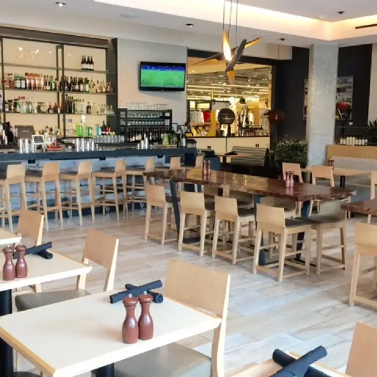 Bazille – Nordstrom Rideau Centre, Ottawa, ON
