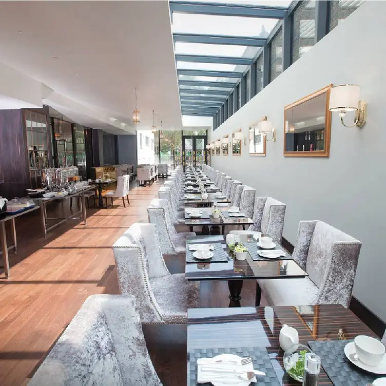 Pictures at Dorsett Shepherds Bush, London, 