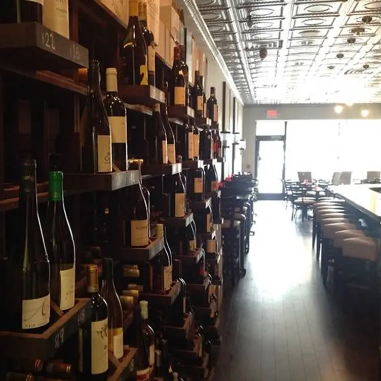 Twisted Vines Bistro & Bottleshop - Permanently Closed, Arlington, VA