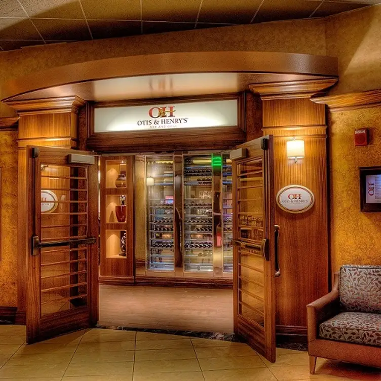 Otis & Henry's - Isle Casino Waterloo, Waterloo, IA