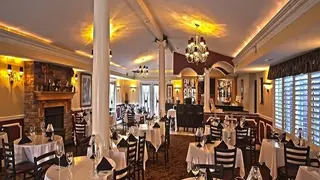 Una foto del restaurante The Wooden Nickel Restaurant & Lounge - Monroeville