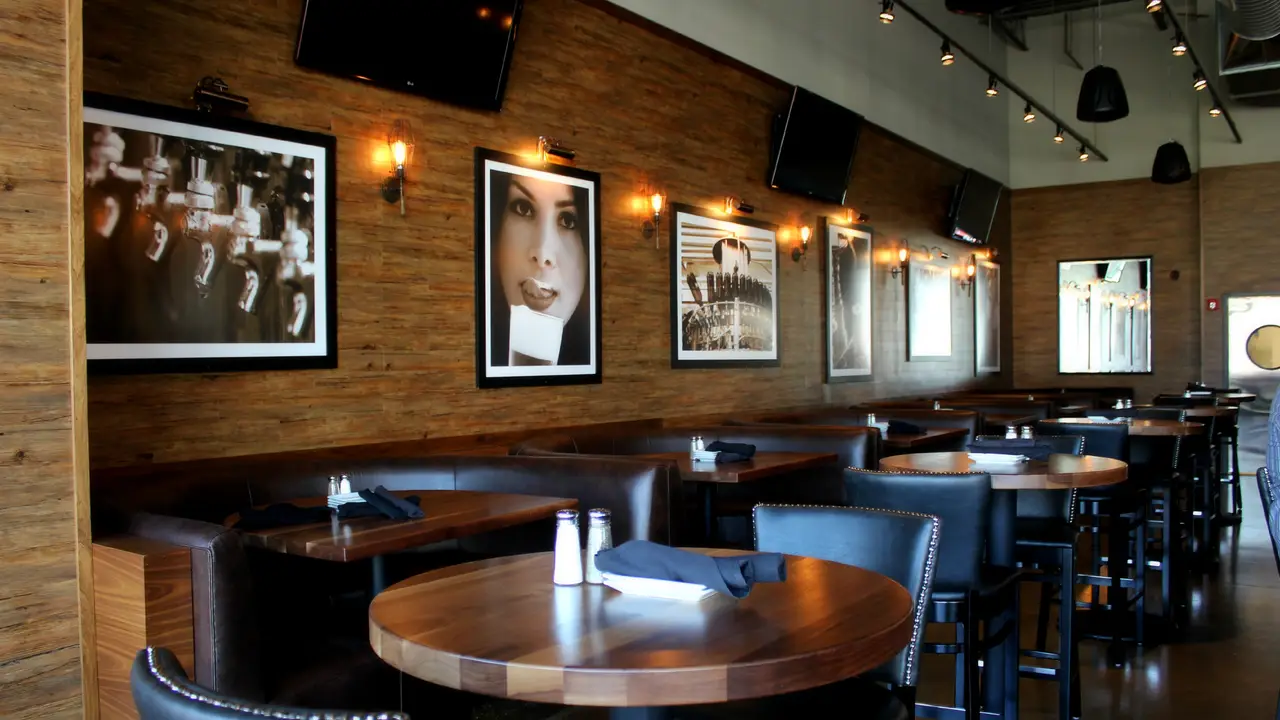 Park Tavern - Rosemont, Rosemont, IL