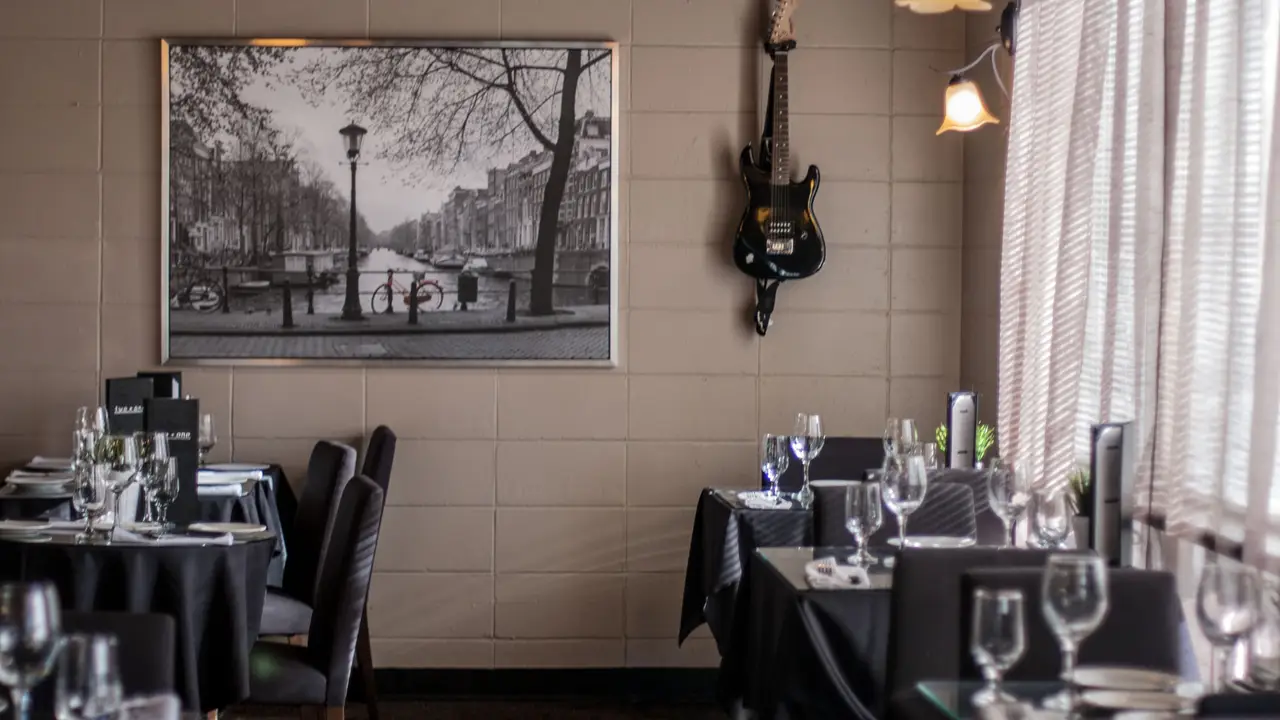 Two-One Bistro - Permanently Closed, Calgary, AB