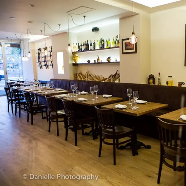 Buoni Amici, London, 