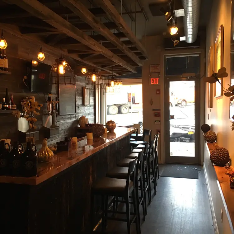 Pine & Oak American Bistro, Ossining, NY