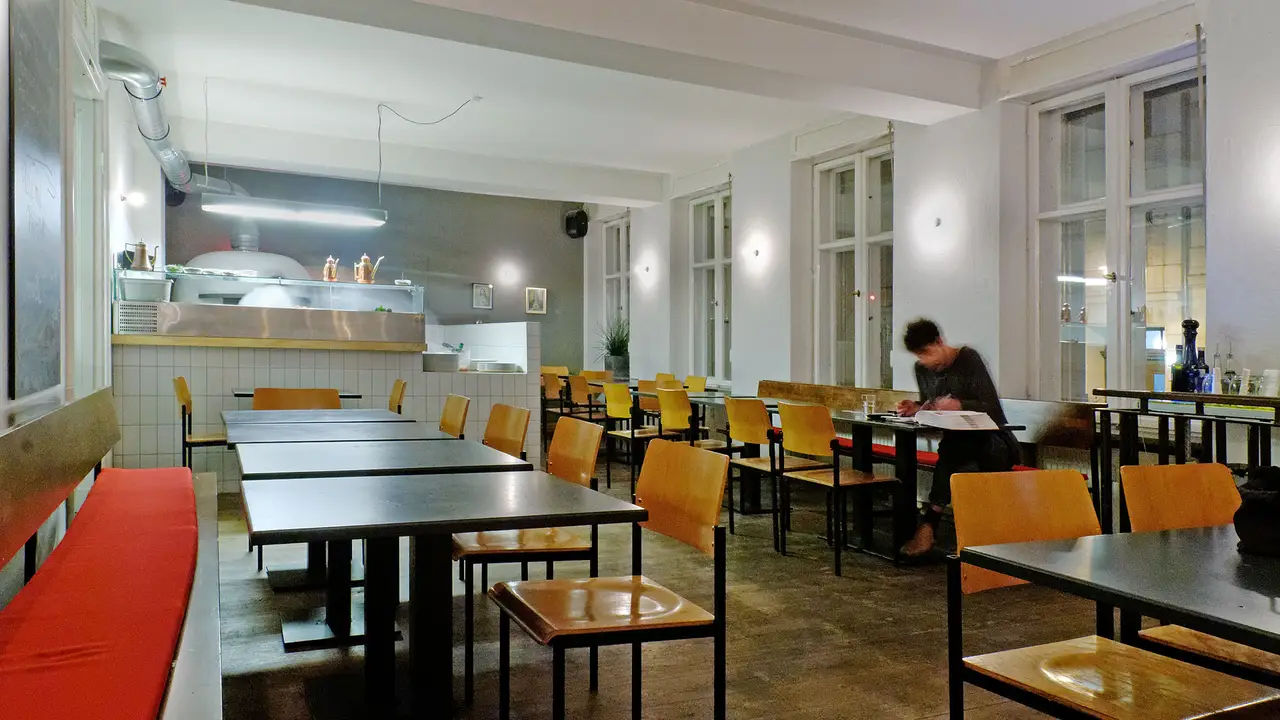 Standard, Berlin, BE