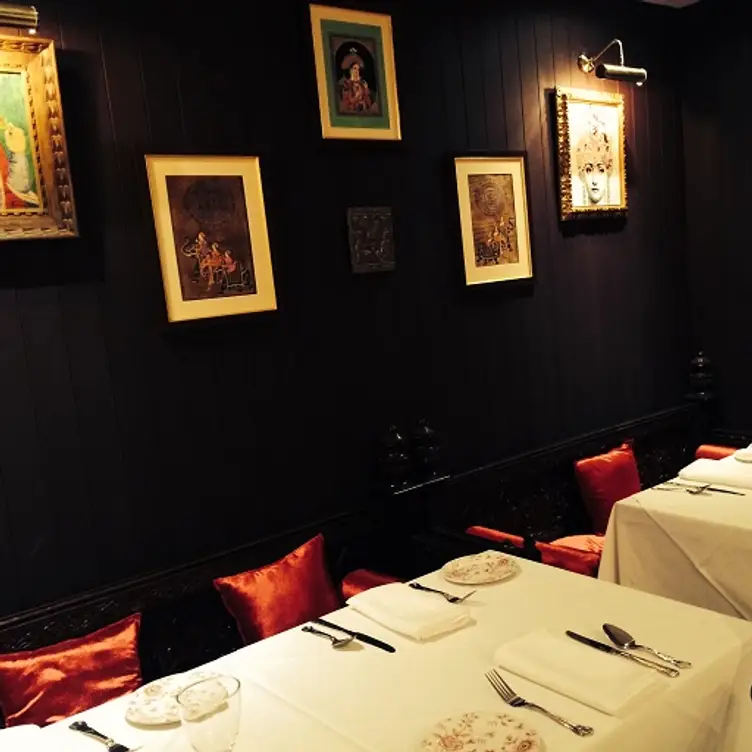 Haweli Indian Restaurant, London, London