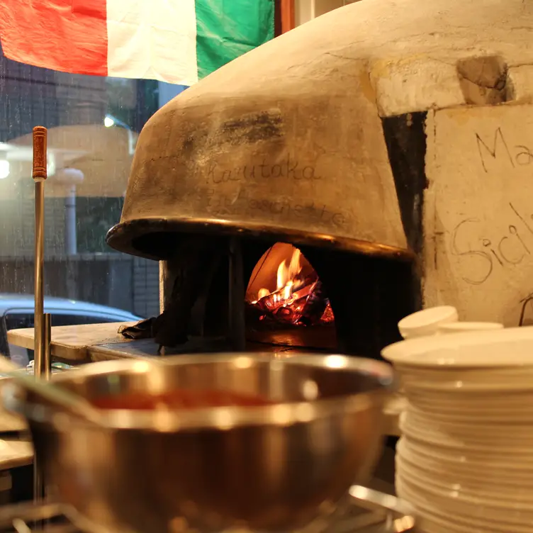 石窯　例 - Il Boschetto, Meguro-ku, Tokyo