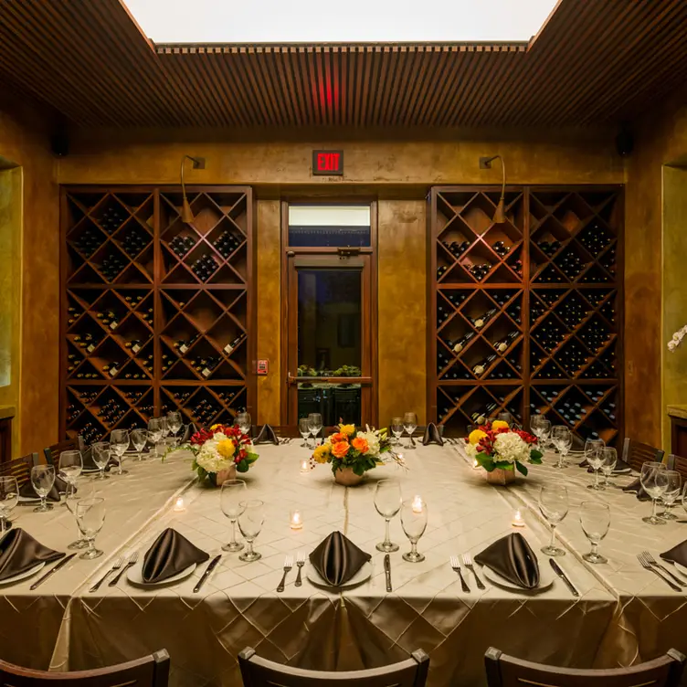 Wine Tower - Paesanos - 1604, San Antonio, TX