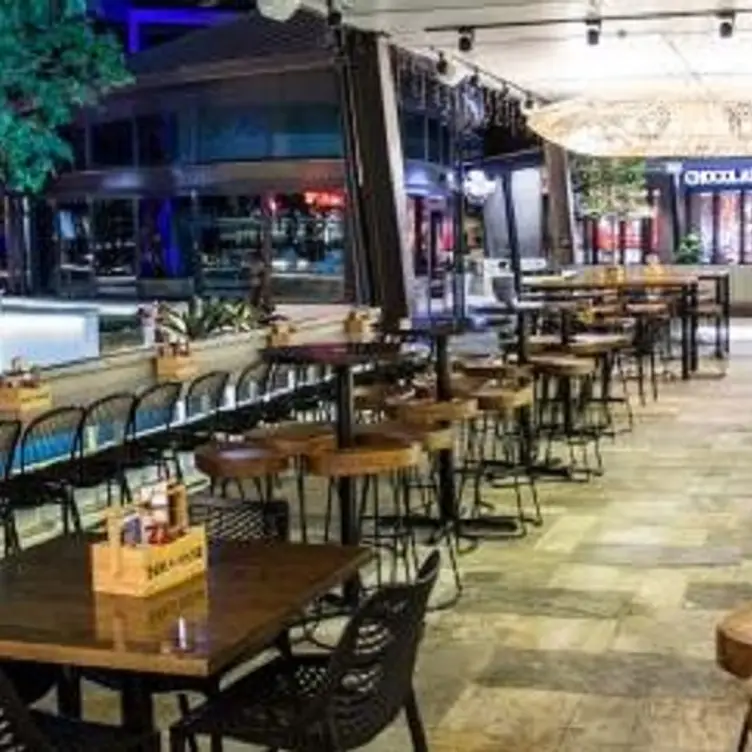 Beach House Bar & Grill Garden City, Mount Gravatt, AU-QLD