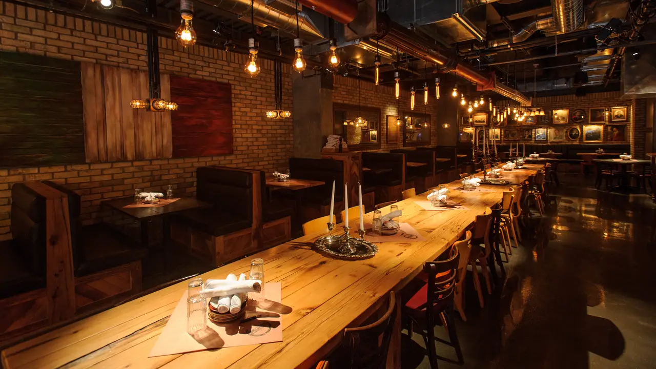 Gerrard - Scaddabush Italian Kitchen & Bar - Yonge & Gerrard, Toronto, ON