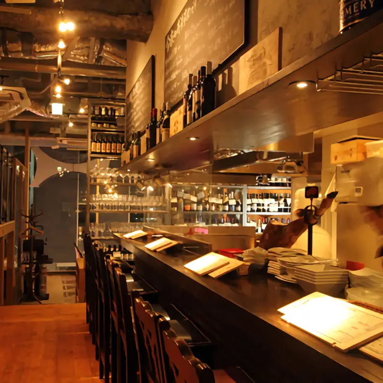 .2 - Ginza de Wine, Chuo-ku, Tokyo