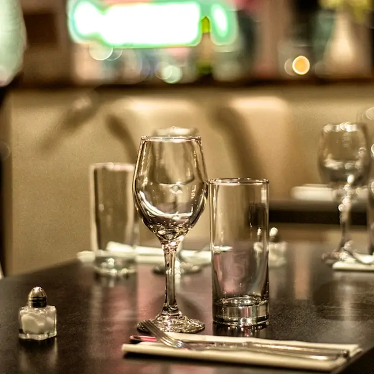 Isola Del Sole - East Sheen - Permanently Closed, London, 
