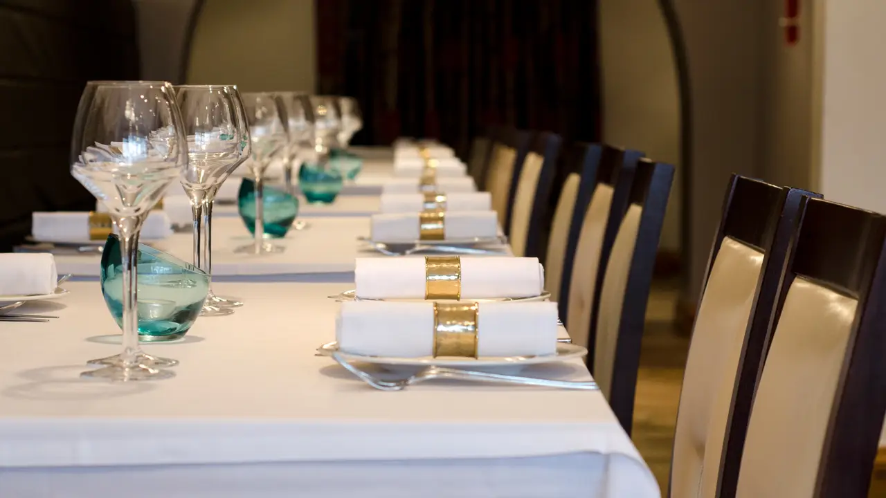 Dinning - Spice Lounge, Staines, Berkshire