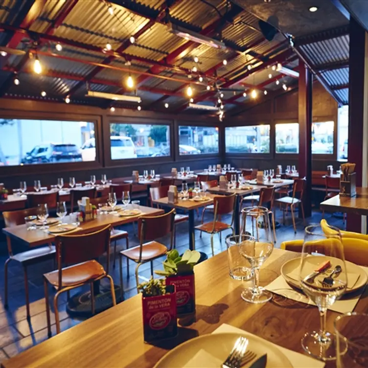 Moruno, Los Angeles, CA