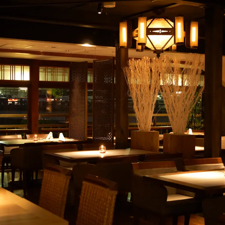 レストラン店内夜２ - LE UN FUNATSURU KYOTO KAMOGAWA RESORT, Shimogyo-ku, Kyoto-shi, Kyoto