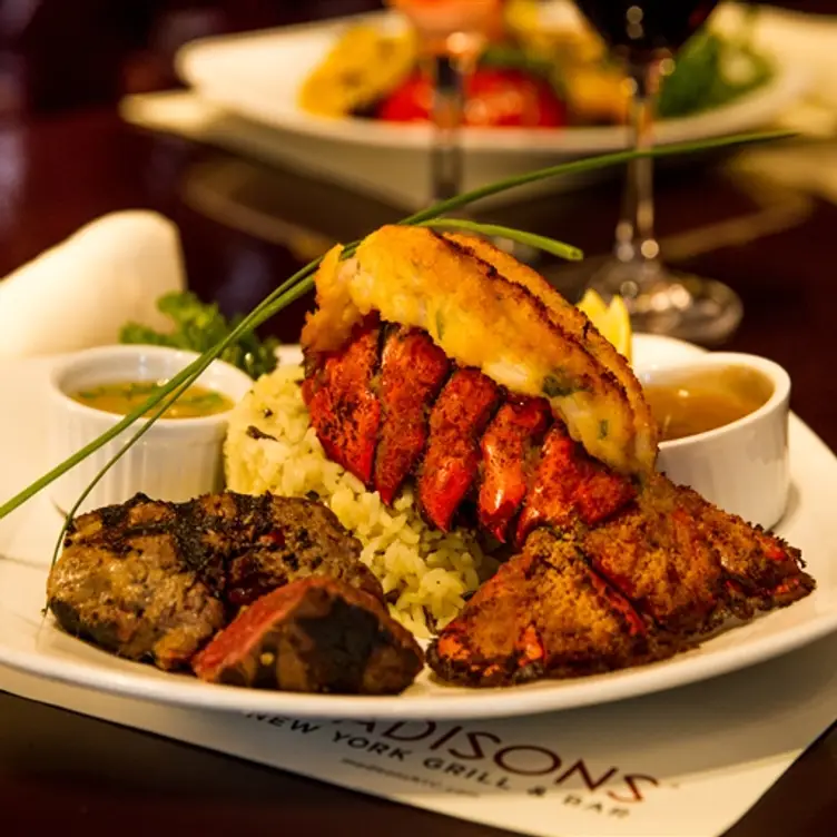 Madisons New York Grill & Bar - De L'Avenir, Chomedey, QC