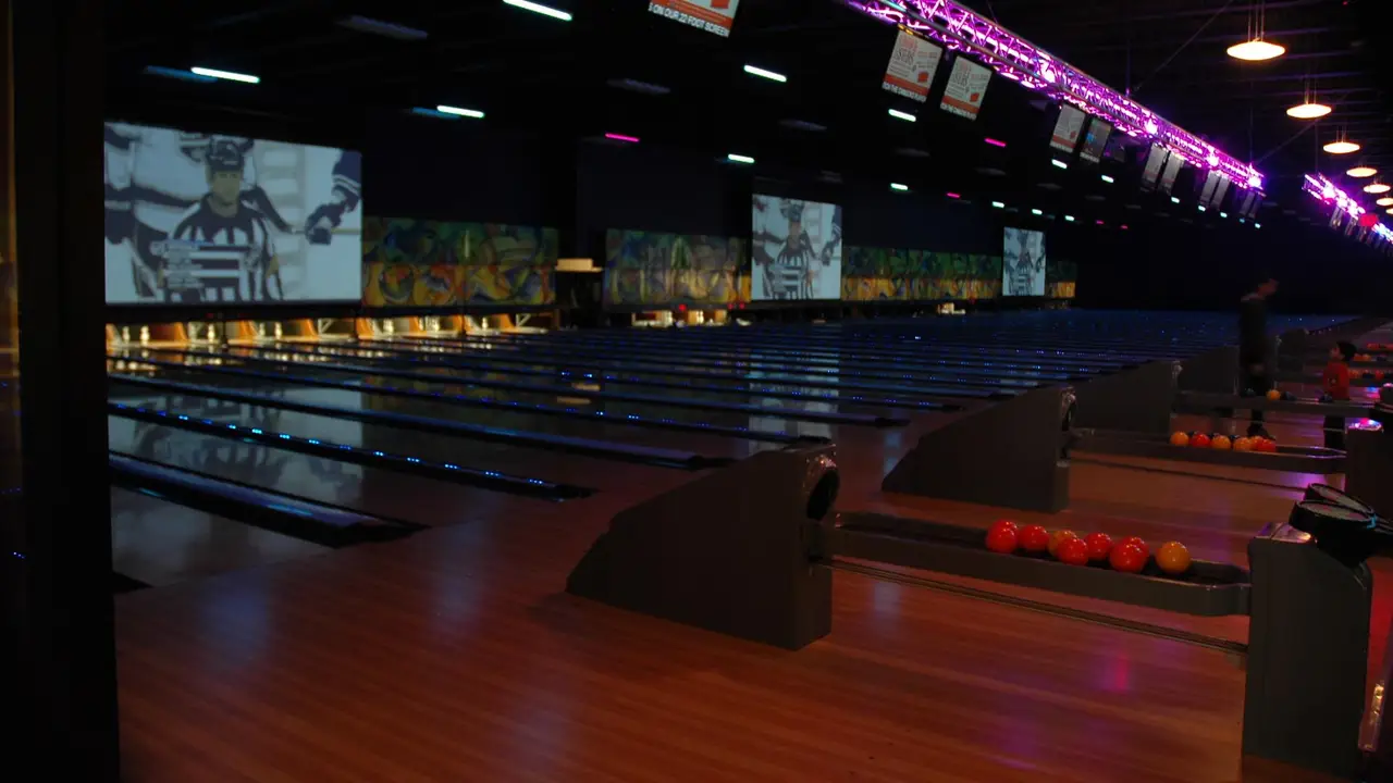 Zone Bowling - Zone Bowling Center - Permanently Closed，BCRichmond