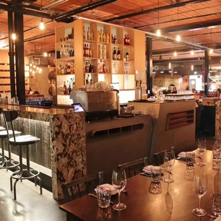 Ovest cucina e Vineria, Toronto, ON