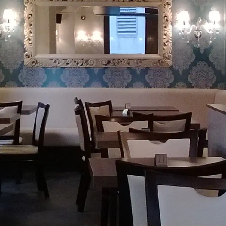 Le Chalet - Le Chalet, Leeds, West Yorkshire