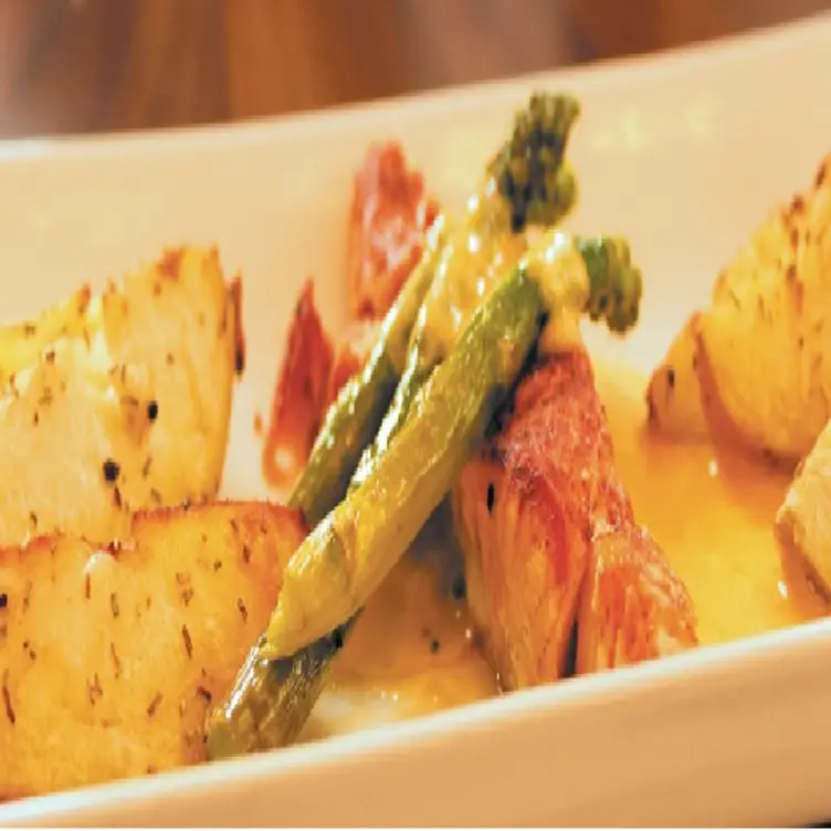 Le Chalet - Le Chalet, Leeds, West Yorkshire