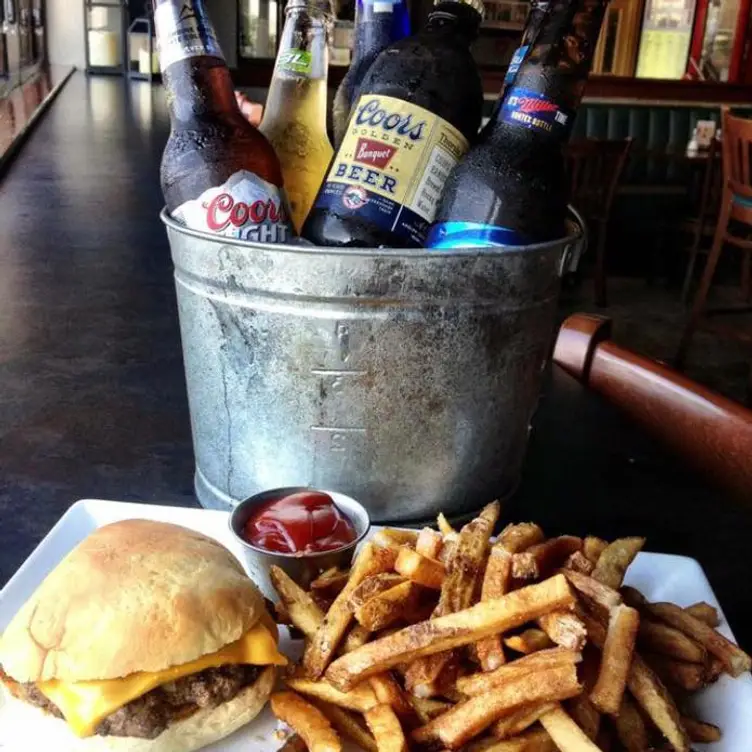 White Buffalo Food & Beer - The White Buffalo - Permanently Closed, Lawton, OK