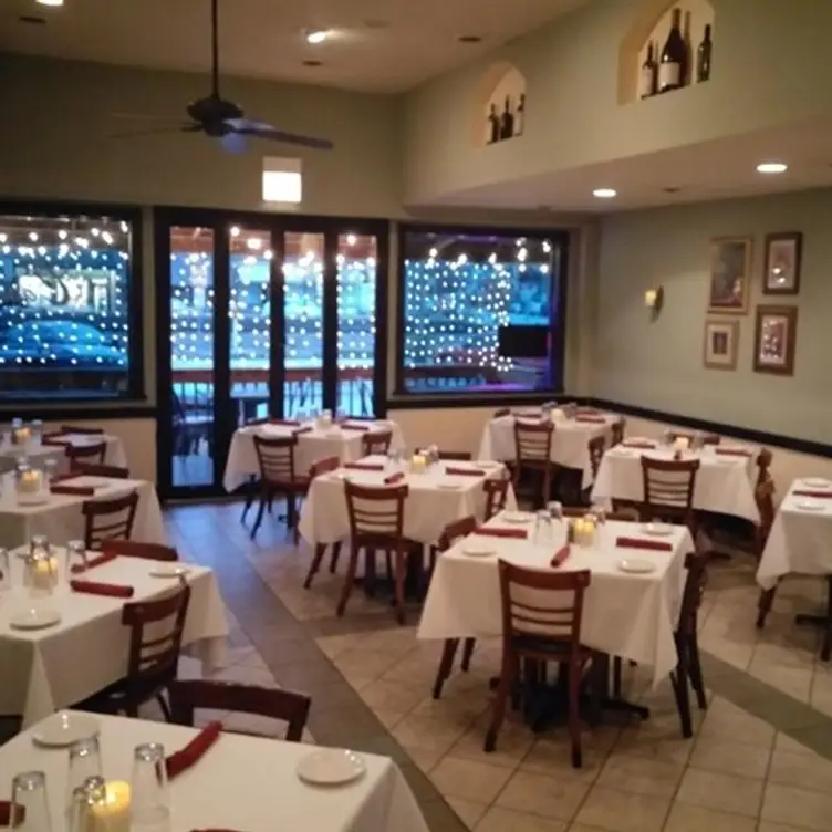 La Notte Cafe - Permanently Closed, Berwyn, IL