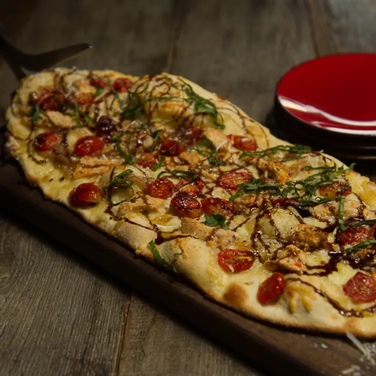 Diavolo Pizza - Scaddabush Italian Kitchen & Bar - Square One, Mississauga, ON