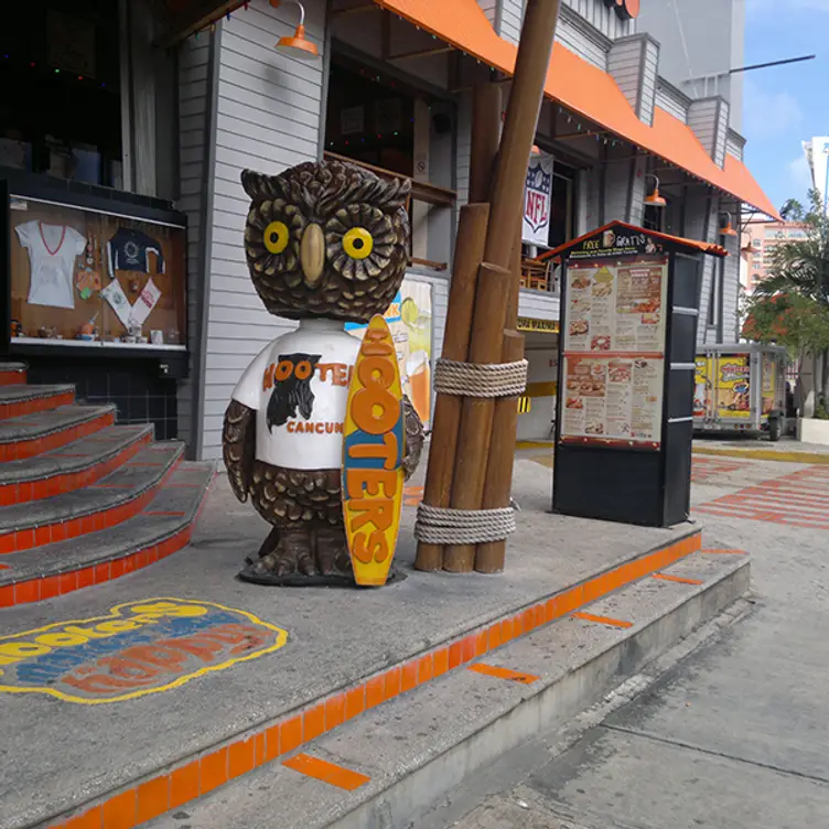 Hooters Cancún - Party Center, Cancún, ROO