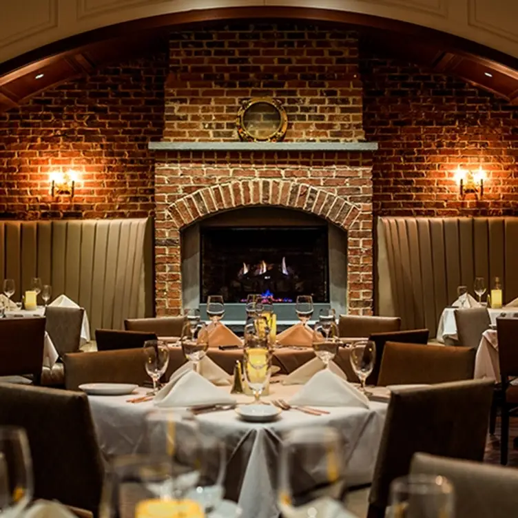 Ruth's Chris Steak House - Charleston - Permanently Closed, Charleston, SC
