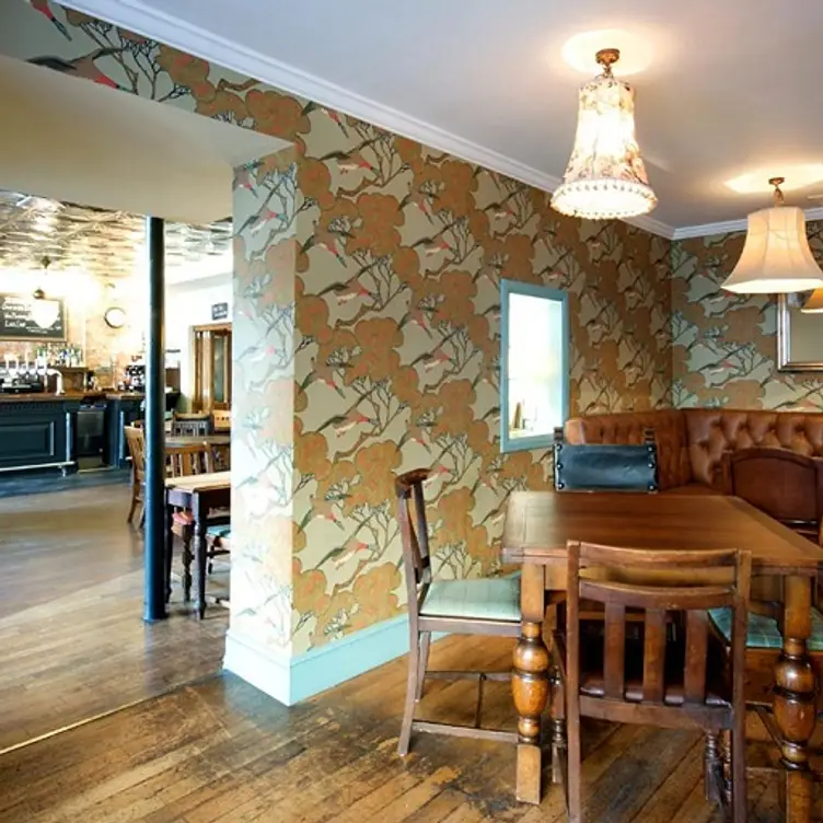Ted - The Teddington Arms，Teddington