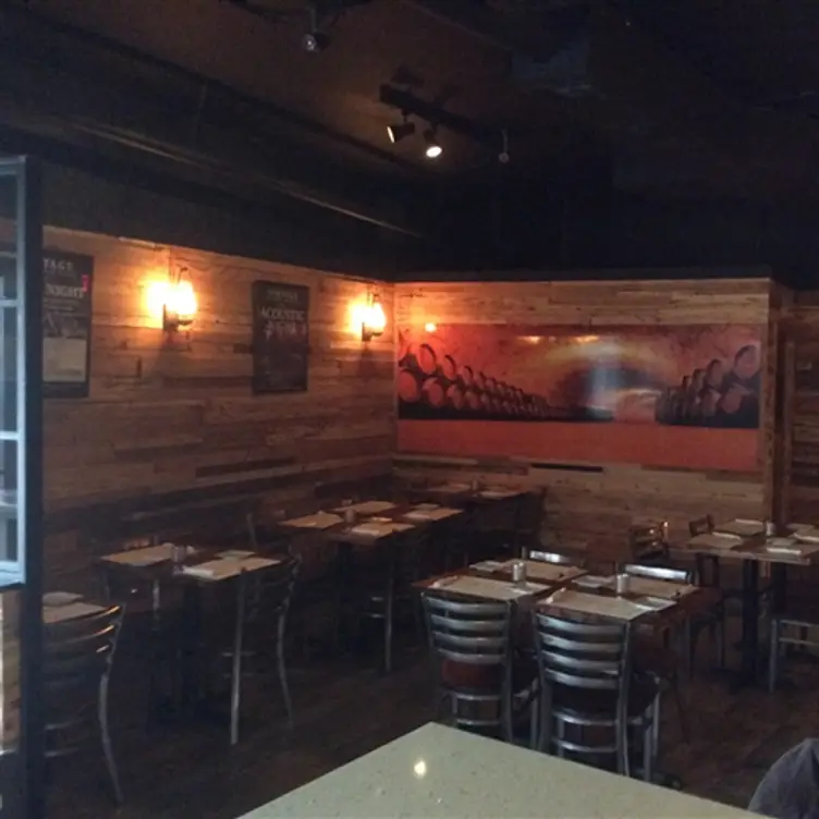 Vintage Wine Bar and Bistro of Farmingdale, Farmingdale, NY