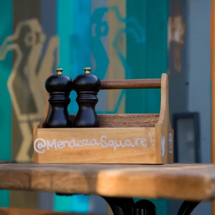 Mendoza Square, London, 