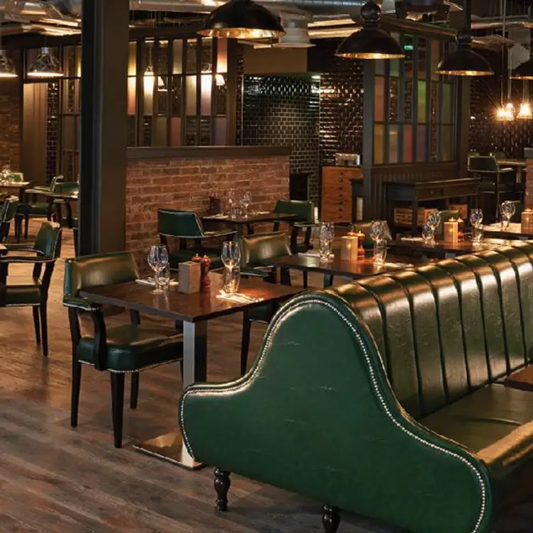 Village Pub and Grill - Village Hotel Glasgow, Glasgow, 