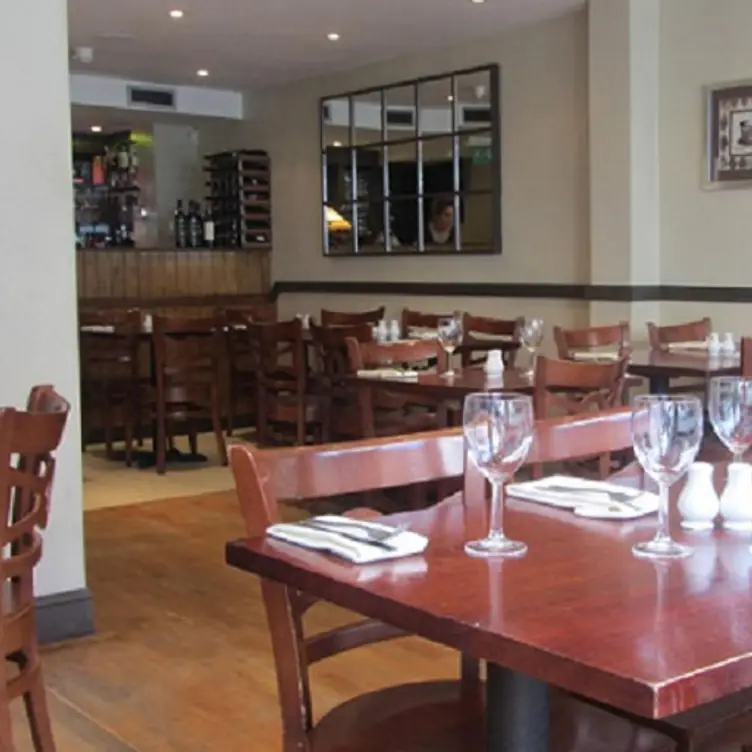 Prima Fila, Walton-on-Thames, Surrey