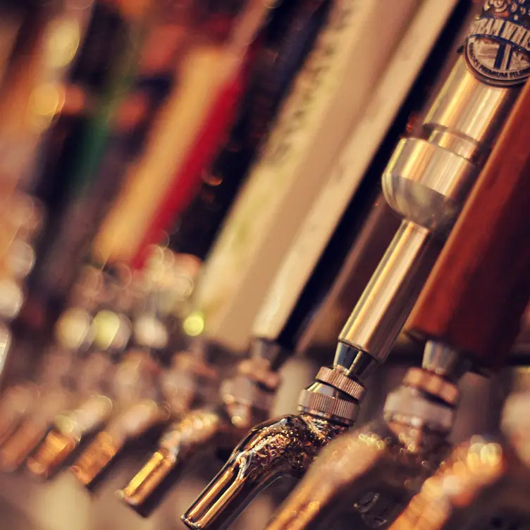 Beertown Public House - Cambridge, Cambridge, ON