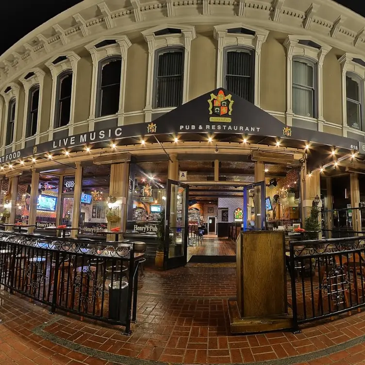 Henry's Pub Exterior - Gaslamp Quarter - Henry's Pub, San Diego, CA
